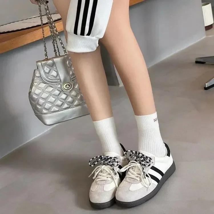 

Dexun Женская обувь 2025 Осень и Зима Новая расцветка Повседневные кроссовки Обувь Плоский каблук Ретро Студенческие кеды 42 бежевый