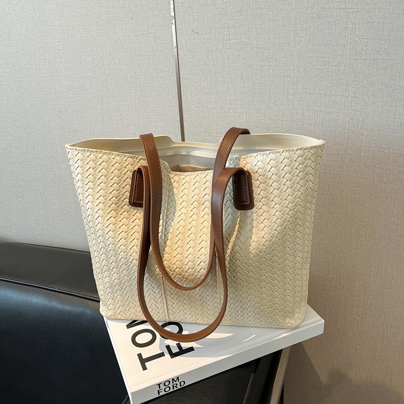 Personalized New Retro Texture Simple and Fashionable Shoulder Tote Bag Autumn Niche Women's Large-capacity Bag