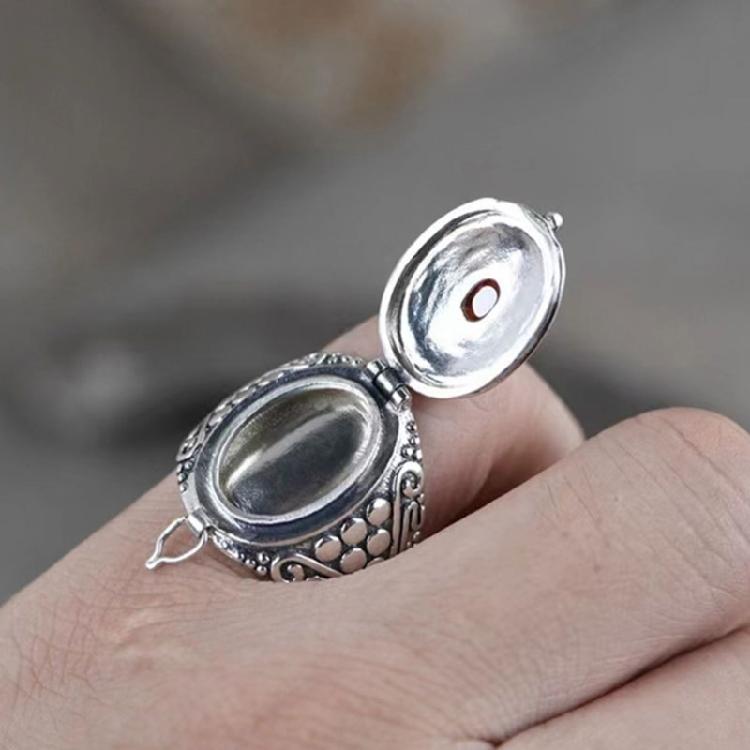 Cultural Gawu Box Ring with Inner Chamber Adjustable Open Finger Ring Unisex Accessory for Parties and Daily Wear
