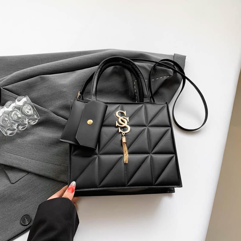 autumn new temperament shoulder handbag niche design casual commuter messenger small square bag