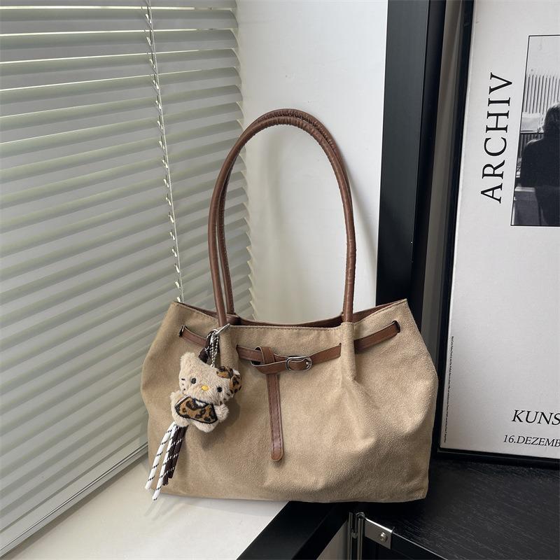 Fashion and casual large-capacity suede tote bag, autumn and winter new commuter high-end shoulder women's bag