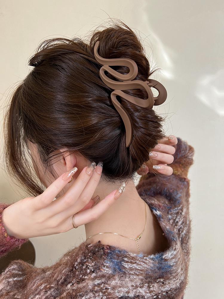 Premium Coffee-Colored Frosted Hairpin - Large All-Match Shark Clip for Elegant Hairstyles