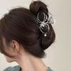 Pince à cheveux personnalisée Y2K douce pour femme, strass, perle d'imitation, alliage métallique, design tête de mort, griffe d'araignée, pour un usage quotidien