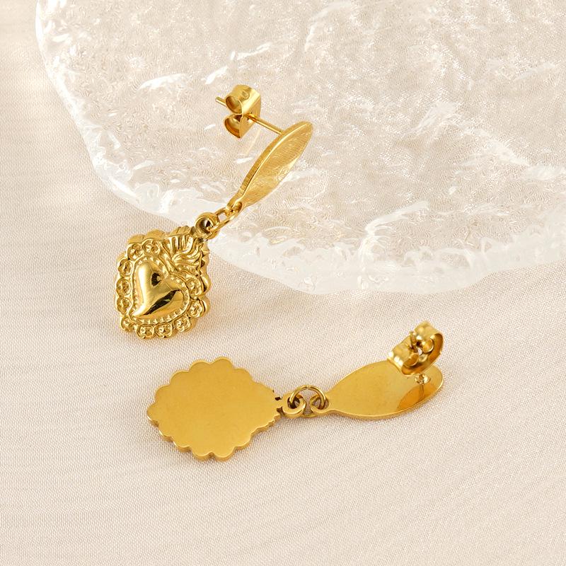 European American Retro Titanium Steel Heart-Shaped Gold Earrings for Women