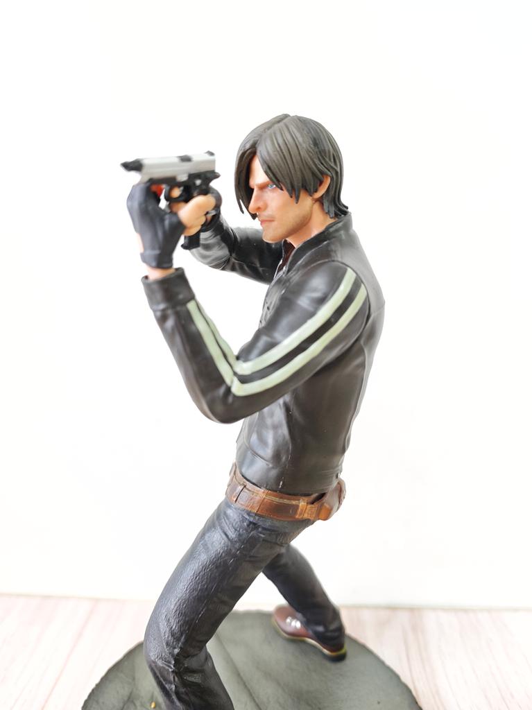 Manyuqing Resident Evil Leon Kennedy Action Figure Soldier With Gun Statue Desktop Decoration Anime Game Periphery Toy Gift