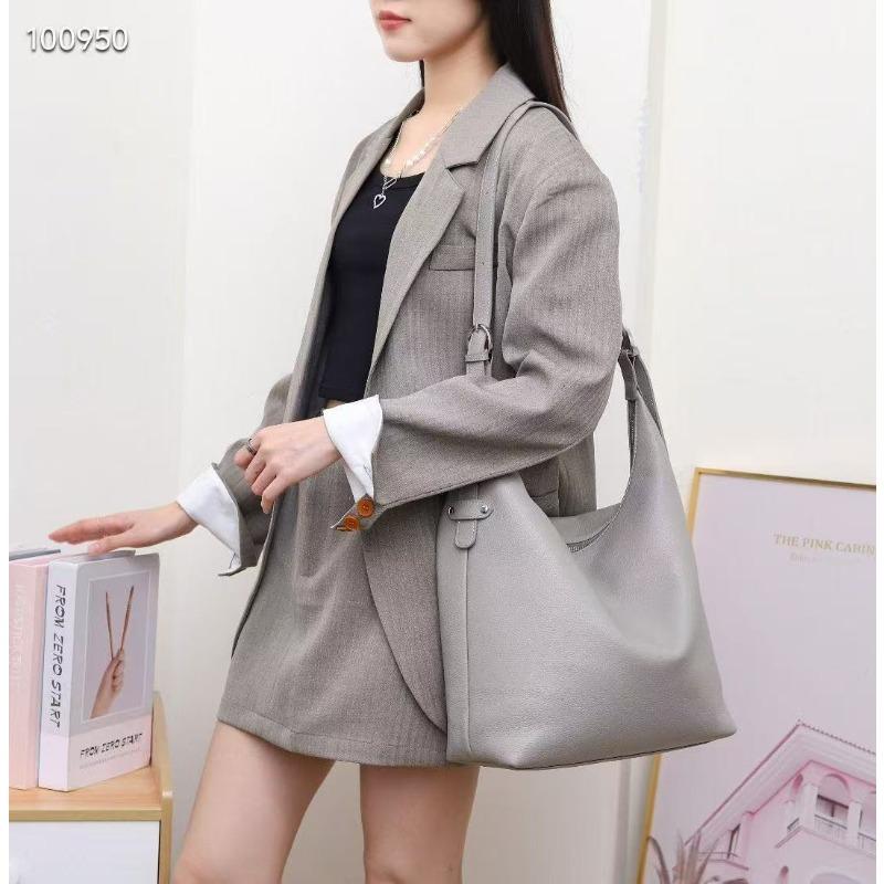 Leather Shoulder Bag Large Capacity Autumn and Winter Leisure Commuter Tote Bag Simple Texture Messenger Bag Women's Bag