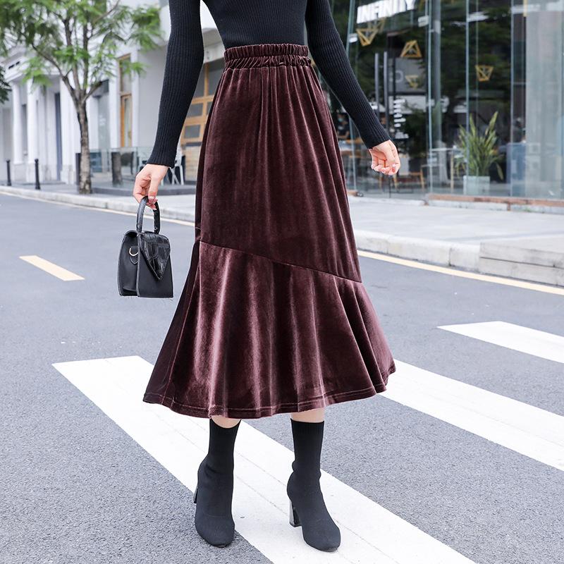 black fishtail skirt