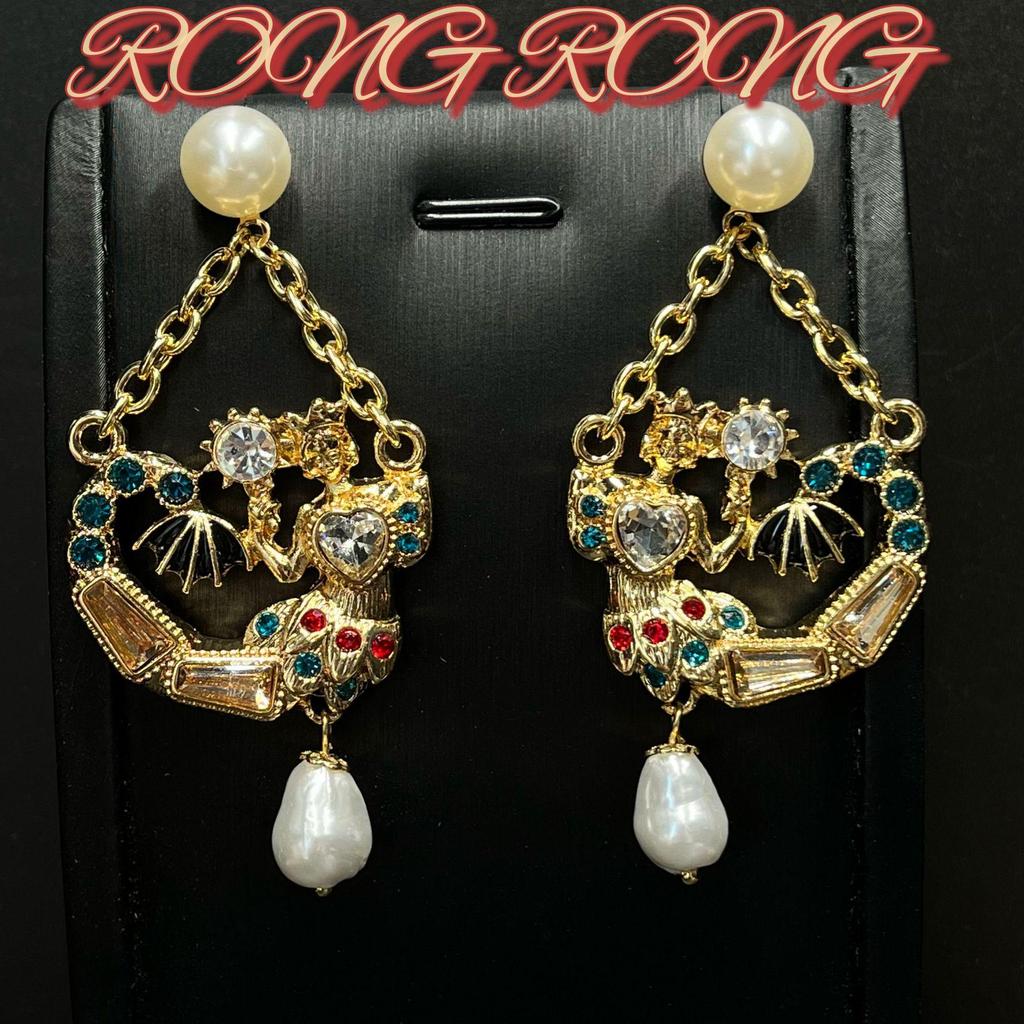Vintage Mermaid Pearl Art Earrings: Retro, Handmade, and Exquisite.