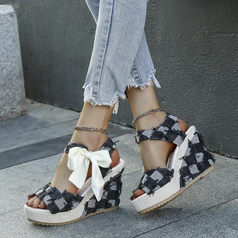 Spring and summer new open-toed women's wedge sandals side lace-up fashion water table lady high-heeled sandals