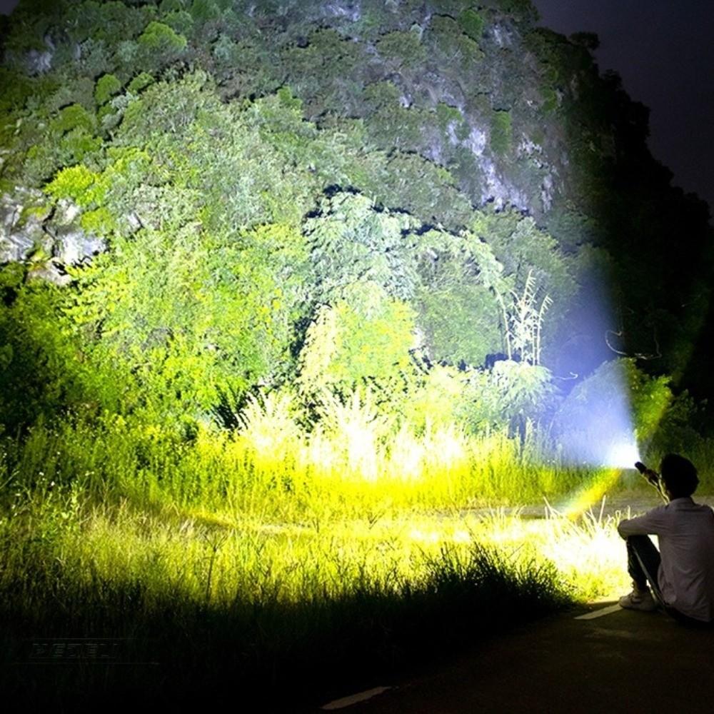 Multifunctional LED Flashlights Telescopic Zoom Outdoor Strong Light Flashlight Hand Lantern