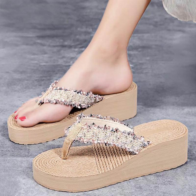 Women's Summer Platform Flip-Flops: Luxury EVA Thick-Soled, European & American Style, Height-Increasing Beach Slippers