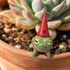 Huaqianguhh Miniature Frog Figurine, Little Statue with A Party Hat, Decorative Resin Ornament for Outdoor Garden Courtyard