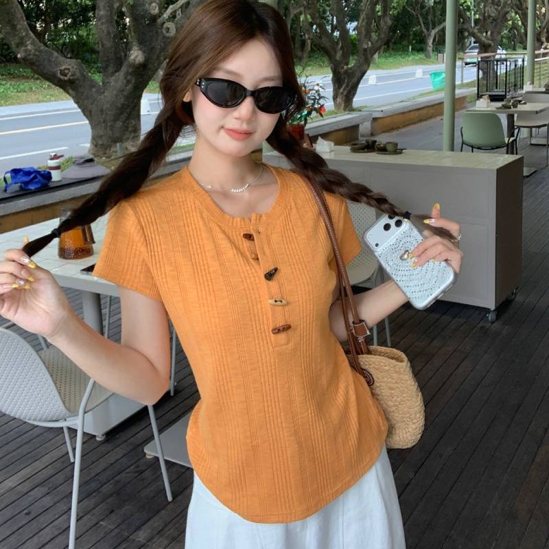 Polyester Short Sleeve T Shirt For Women With Solid Color And Button Design For Daily Wear