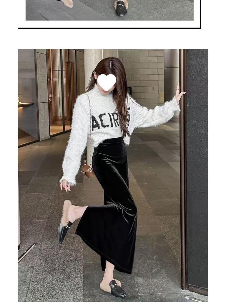 Black Gold Velvet High-Waist Midi Skirt with Slit - Retro Slimming Pencil Style for Autumn/Winter 2025