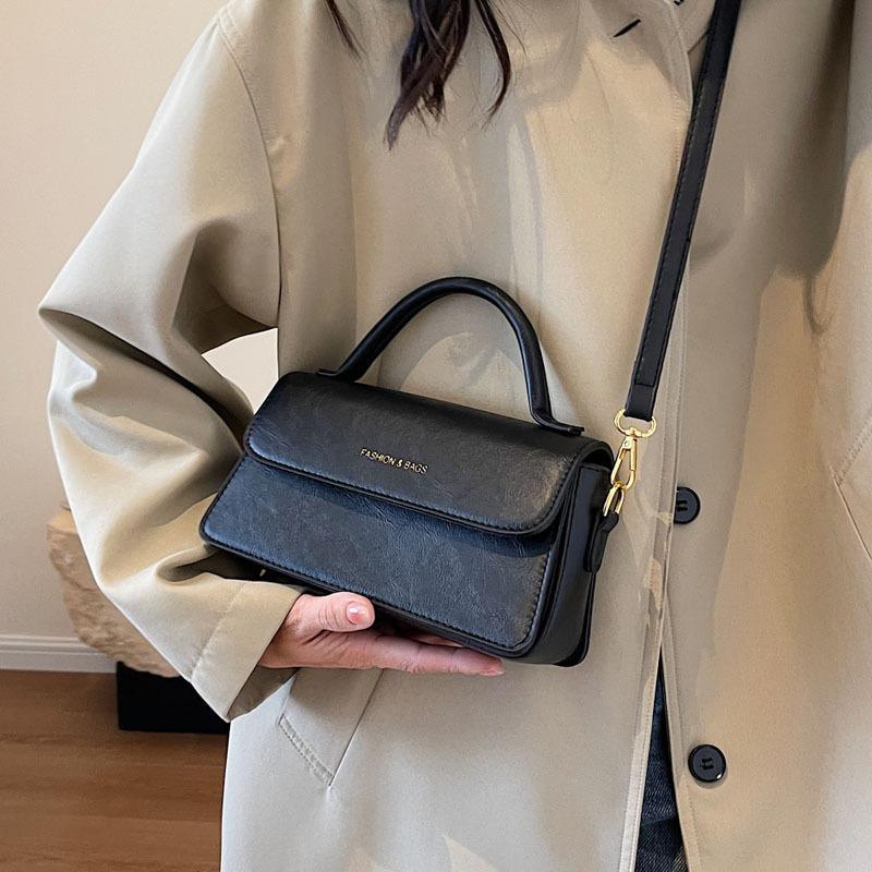 Retro small bag women's bag 2026 new fashion summer shoulder crossbody armpit bag women's portable small square bag