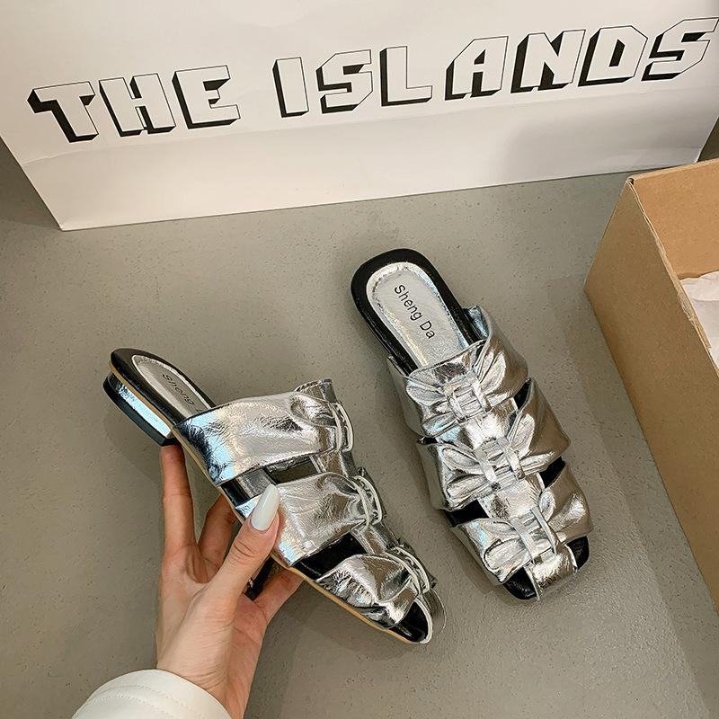 2025 French bag head half slippers women's summer wear new pleated Mueller women's shoes one-pedal low-heeled slippers