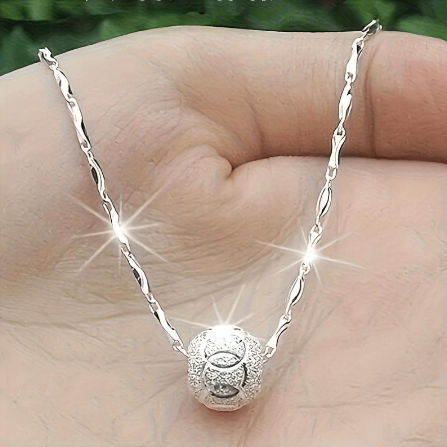 Women'S Pendant Necklace with a Minimalist And Stylish Design, Perfect As a Valentine'S Day Gift for And Women, Suitable for Everyday Wear