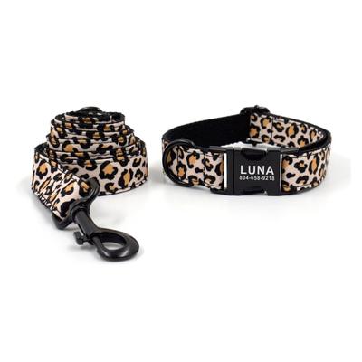 Personalisiertes Hundehalsband Benutzerdefinierte Welpen-Namensschild-ID-Marke Verstellbare Schwarze Schnalle Leopardenmuster Einfache Haustierhalsbänder Leine