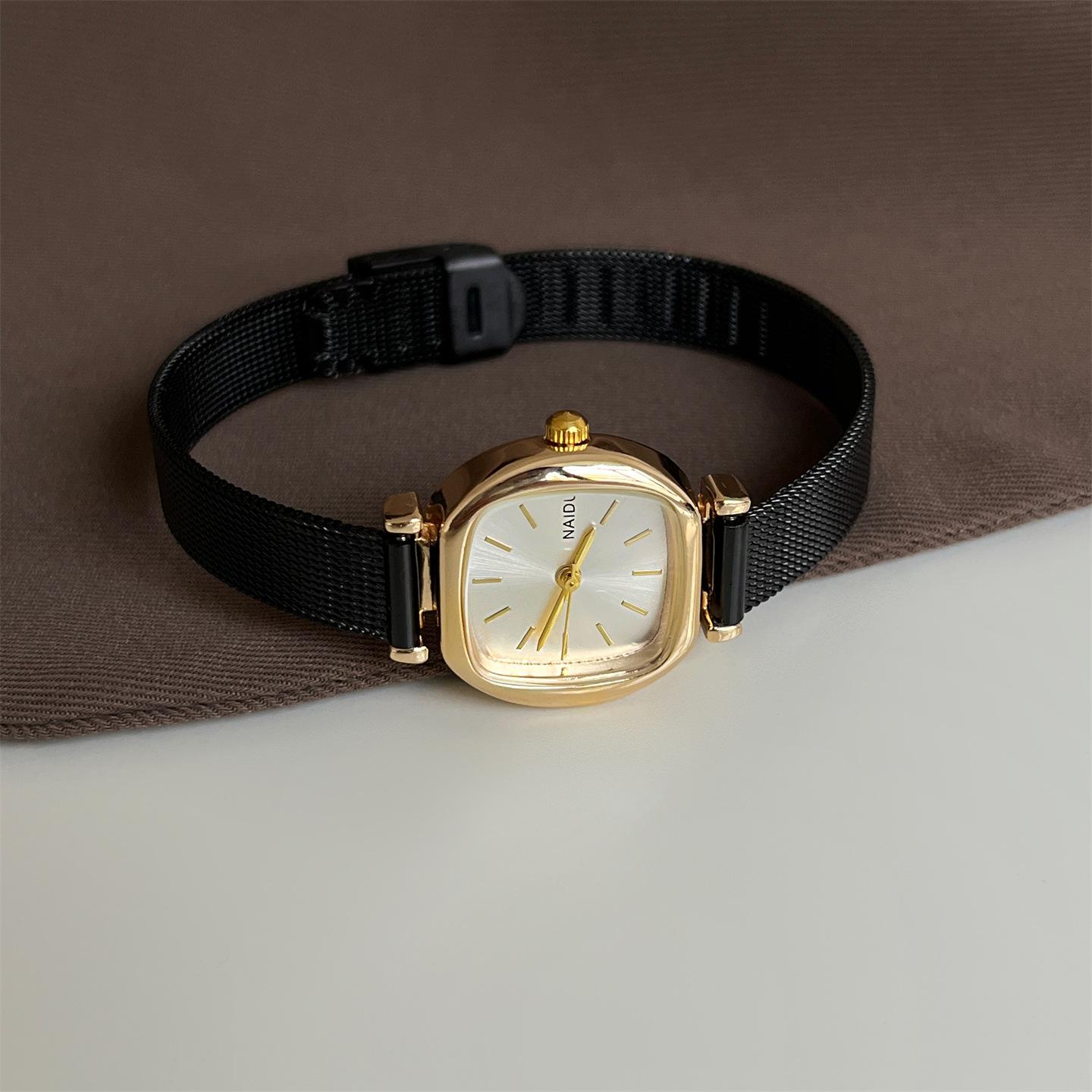 Light Luxury Black Gold Small Sugar Cube Chain Watch Women S Exquisite Niche Supply High-End Small Dial Quartz Women S Watch