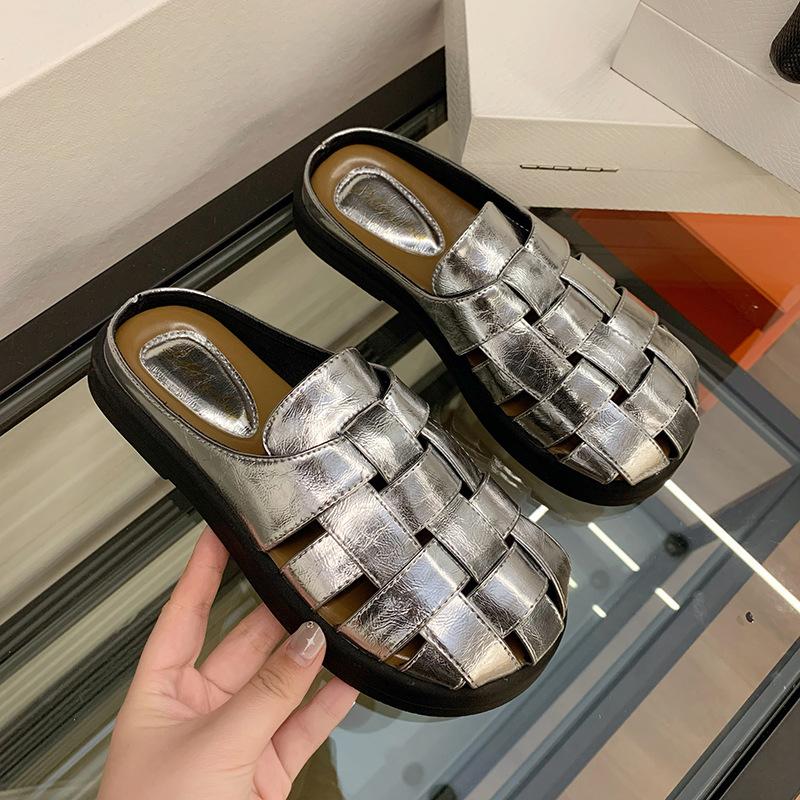 

Баотоу шлепанцы женские высококлассные пляжные туфли лето 2025 новые приморские плетеные с юбкой крутые шлепанцы 40 серебряный