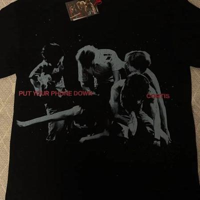 CORTIS 2026 Tour Put Your Phone Down Routing T-Shirt & Foto-Tag Set