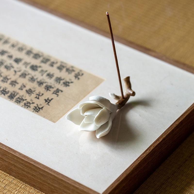 Ceramic Handmade Magnolia Flower Incense Stand Creative Indoor Zen Incense Holder Incense And Tea Ceremony Decoration Gift