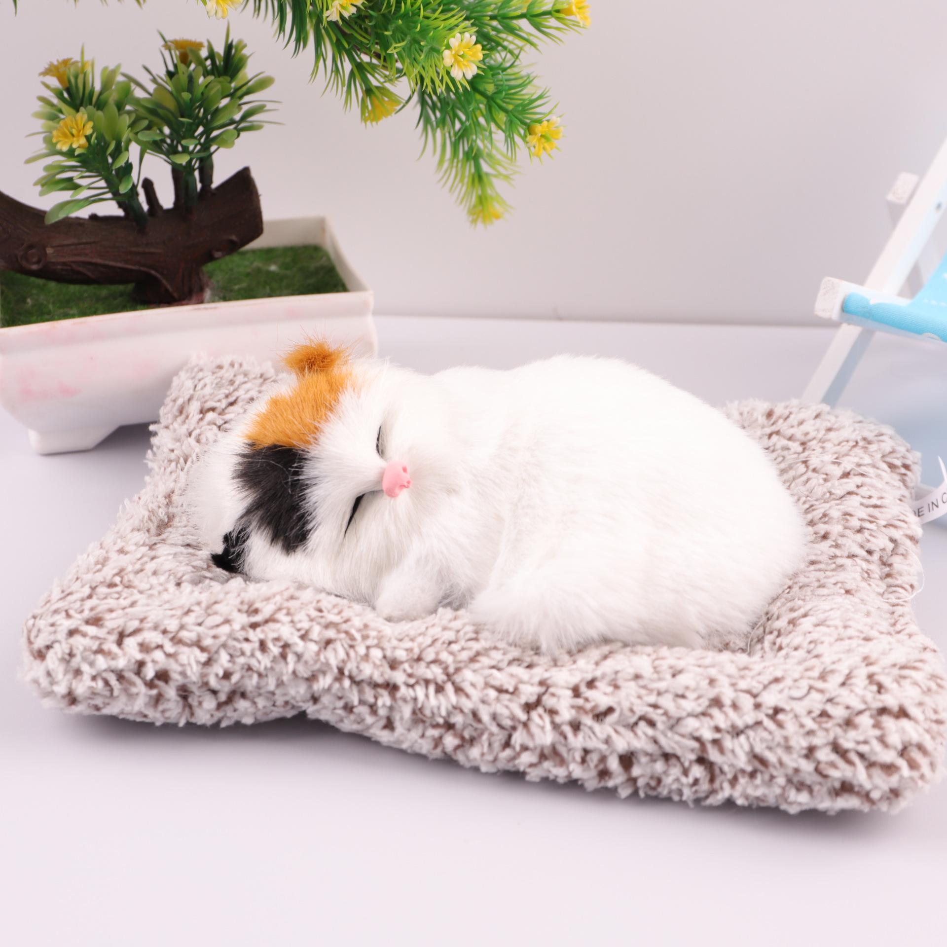 

Креативная подушечка для сна кота с бамбуковым углем: Мяукающий игрушечный котенок и украшение для машины