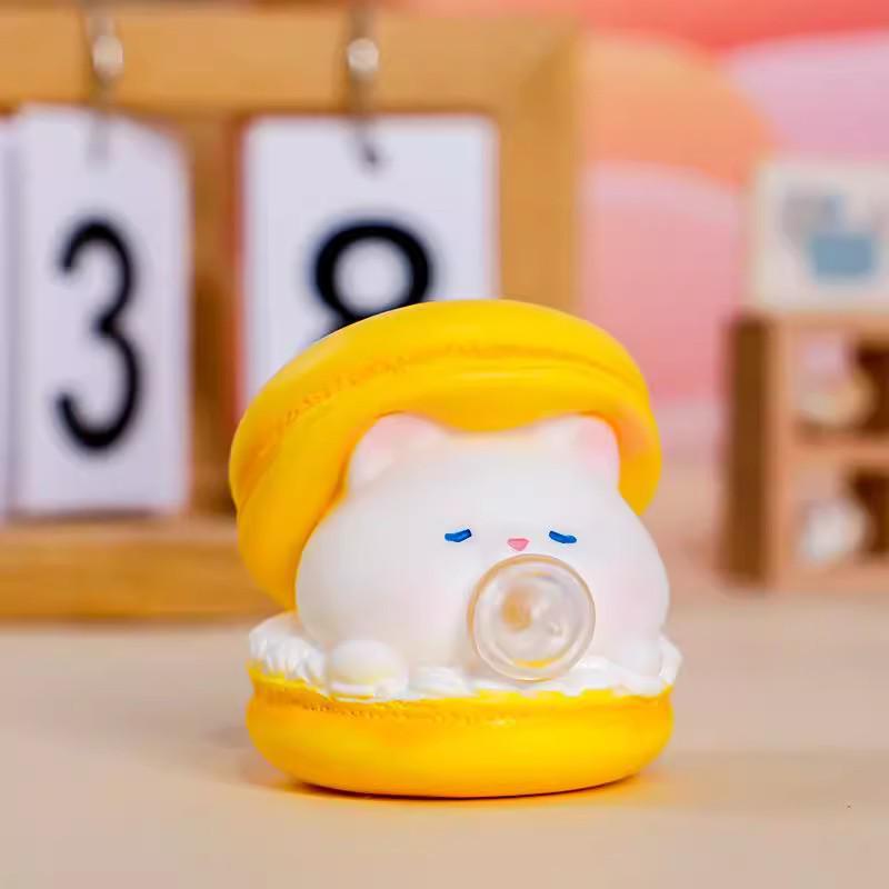 Macaron Squeeze Toy - Cute Cartoon Desktop Ornament & Bubble Gift for Children 