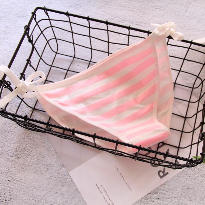 Toliq yalangoch yosh Kurash xonasida jinsiy aloqa