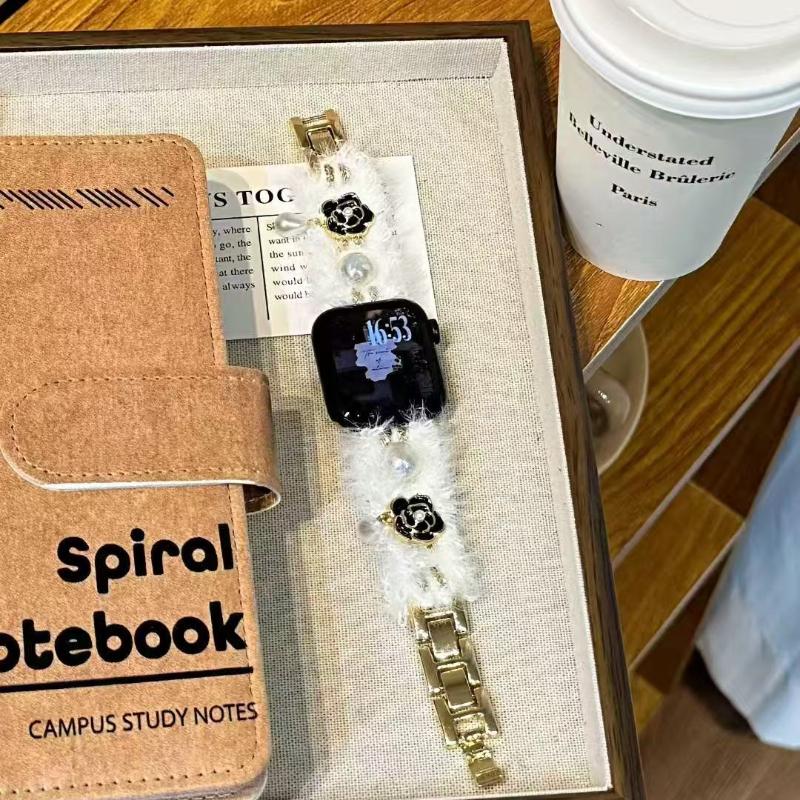 

New Winter Fluffy Titanium Steel Strap Band For Apple Watch Series 10 46mm 42mm 9 7 8 5 6 44mm 45mm 40mm 41mm Ultra 49mm Bracelet Correa Loop Strap 42 44 45 46 49 mm