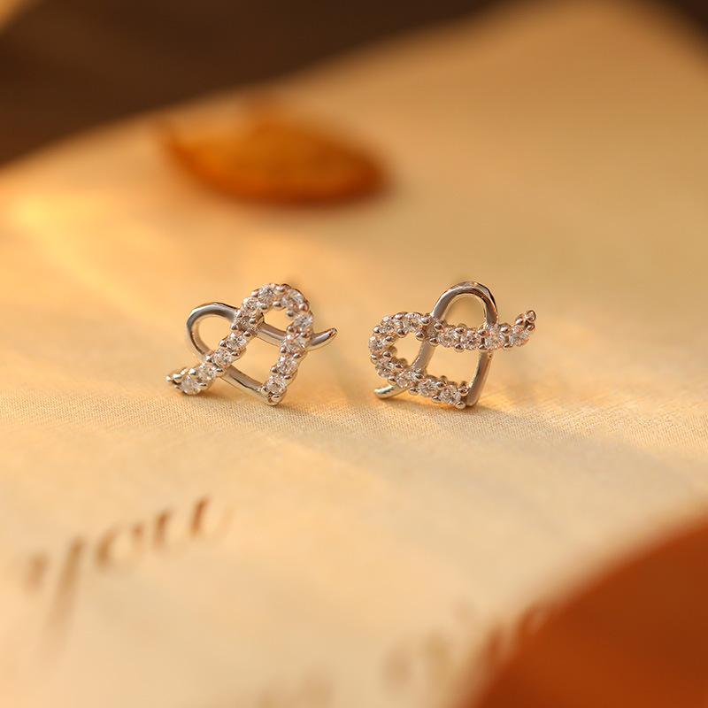 

Real 925 Sterling Silver Women Exquisite Zircon Stud Earrings Heart Birthday Sparkling for Daughter Girls серебряный