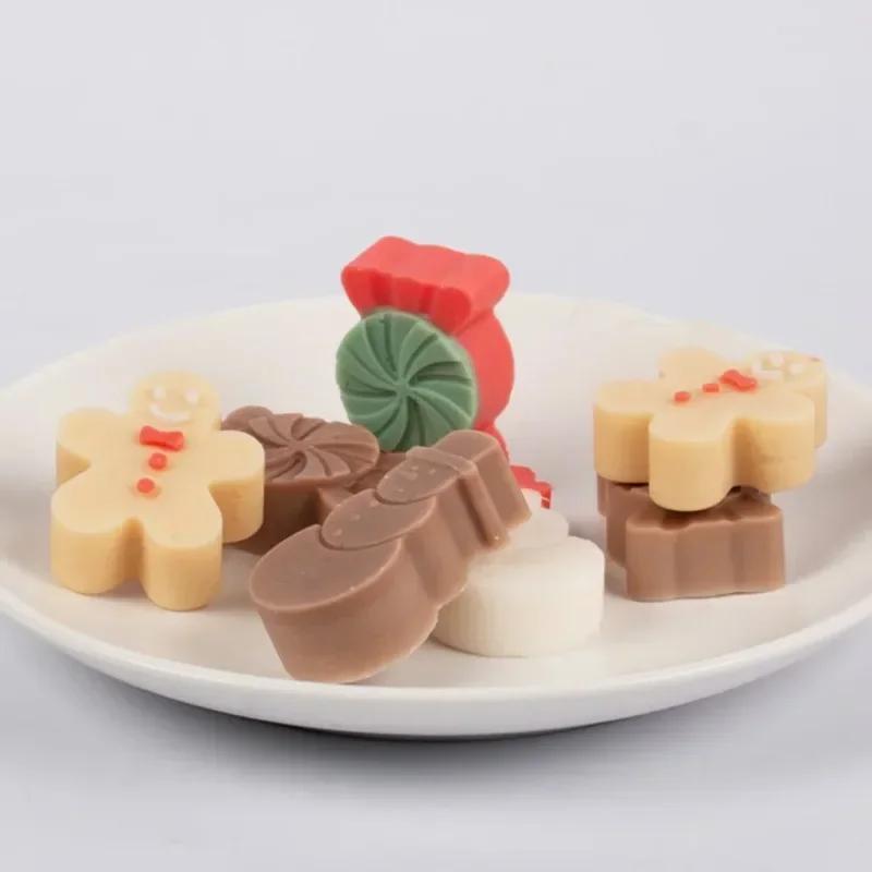 Christmas Cookie Molds Gingerbread Man Snowman Snowflake Chocolate Mold DIY Xmas Cookie Candy Mold Gummy Drop Mold Cake Tools