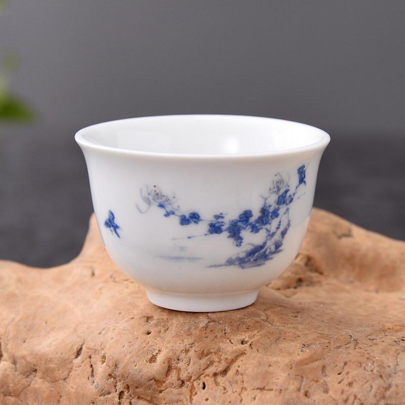 Miniature Blue & White Porcelain Gongfu Teacup - Extra Small Tasting Cup