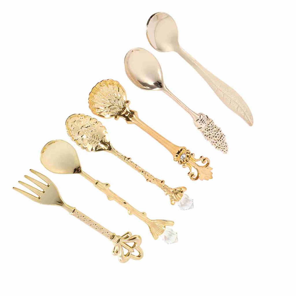 6Pcs/Set Retro Royal   Metal   Coffee Spoons and Fork Kitchen Fruit Accessories Golden