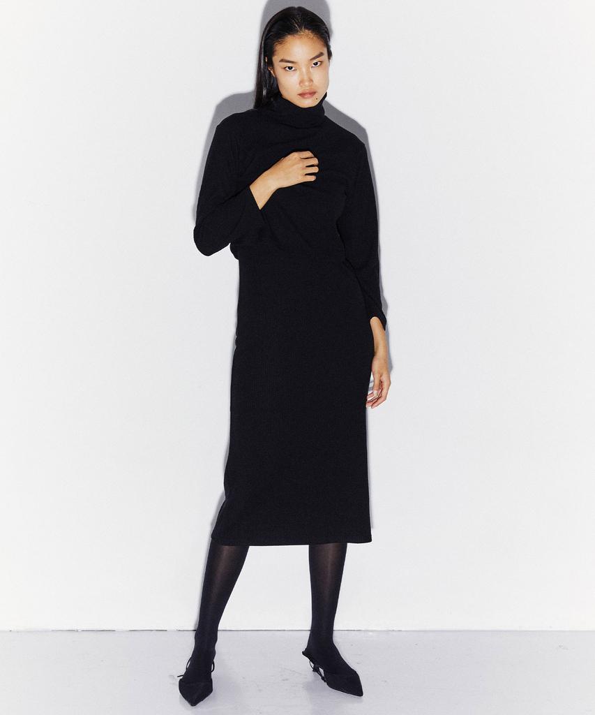 Kimdo Crop Turtleneck Sweater V-Neck Dress Set Black