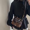 Contrasting color splicing women's bag 2026 new fashion trend retro style versatile casual simple portable messenger bucket bag