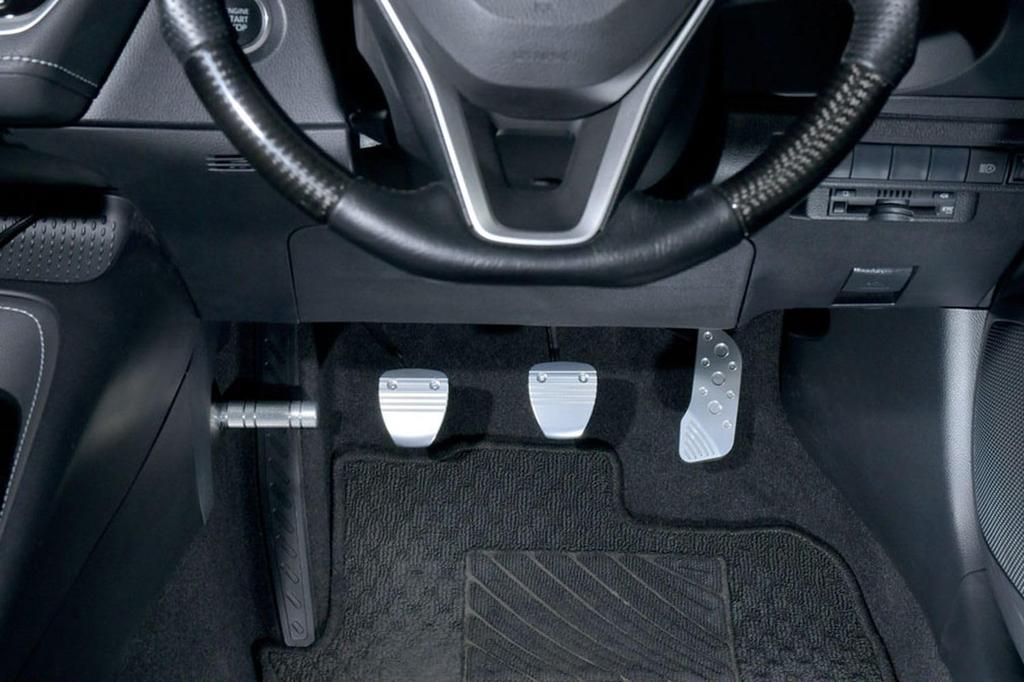 NEOPLOT Pedal Cover Pedal NEO Set Producto NP71520 Pedal para movimiento durante MT TOYOTA GR Plata Freno/Embrague Operación de freno/embrague, Autos,