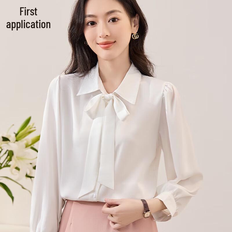 Women s Bow-Tie Collar Blouse M