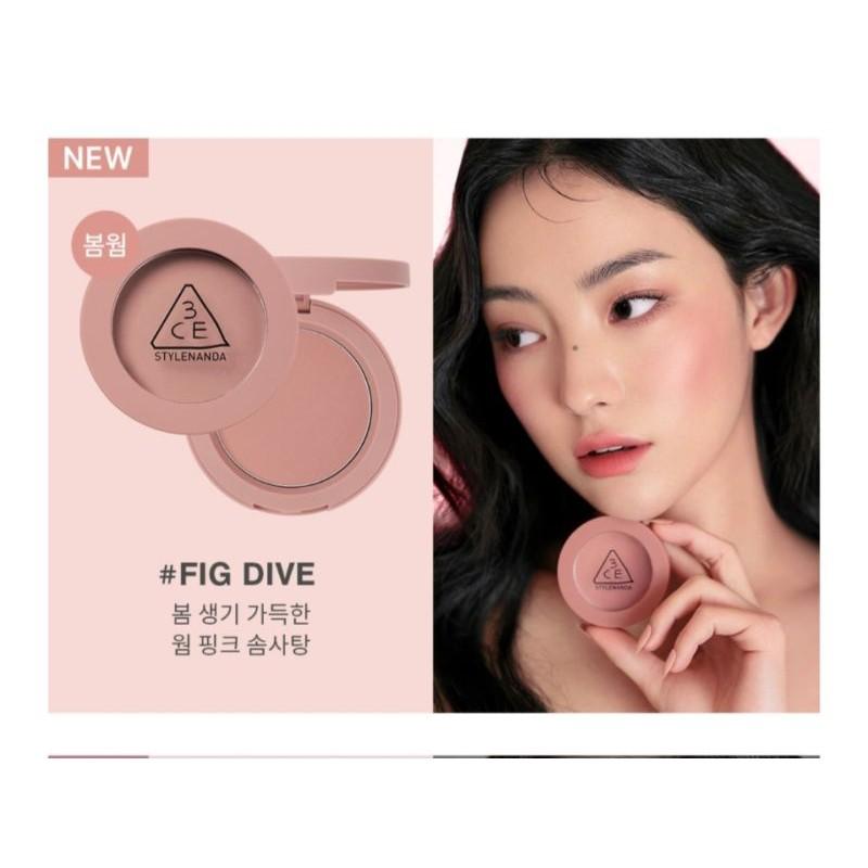 Blush viso 3CE, pigmenti traslucidi leggeri, texture liscia come la seta, facilmente sfumabile, colorito dall'aspetto naturale.