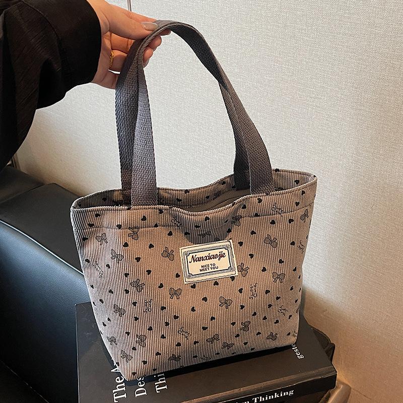 Large-capacity Commuter Bag, Fashionable Single-shoulder Tote Bag, and Niche Hand-held Mommy Bag