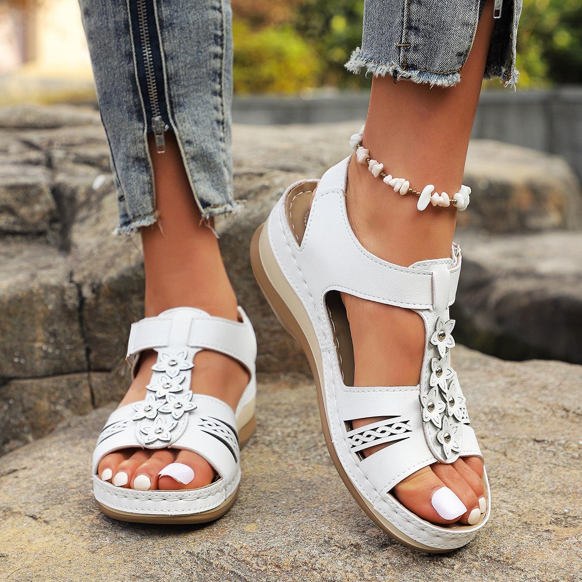

European and American outer wear hollow Velcro 2025 summer flower wedge sandals women s beach 2025 large size sandals 43 білий