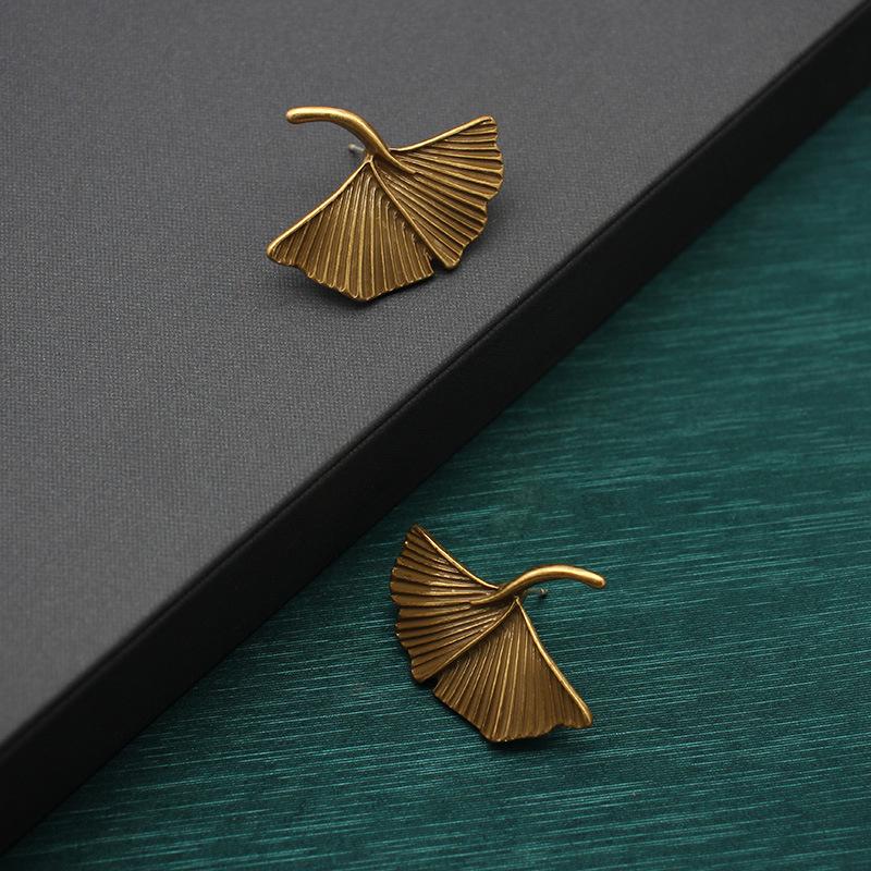 Modne kolczyki wiszące do biżuterii damskiej