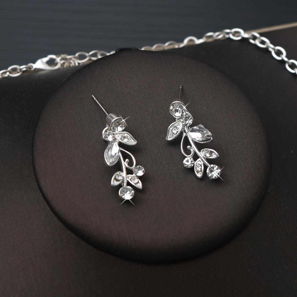 3pcs Romantic and Elegant Ladies' Water Droplet Zircon Necklace Earrings Zircon Set Classical Wedding Dress Accessories