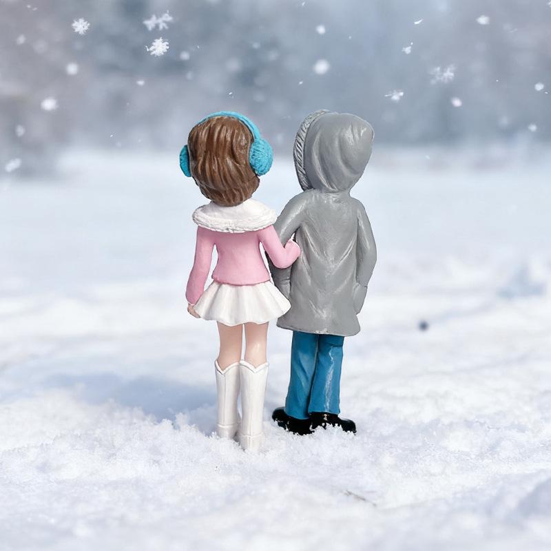 PVC Handle Couple Figurine Doll - Girls Style Micro Landscape Ornament