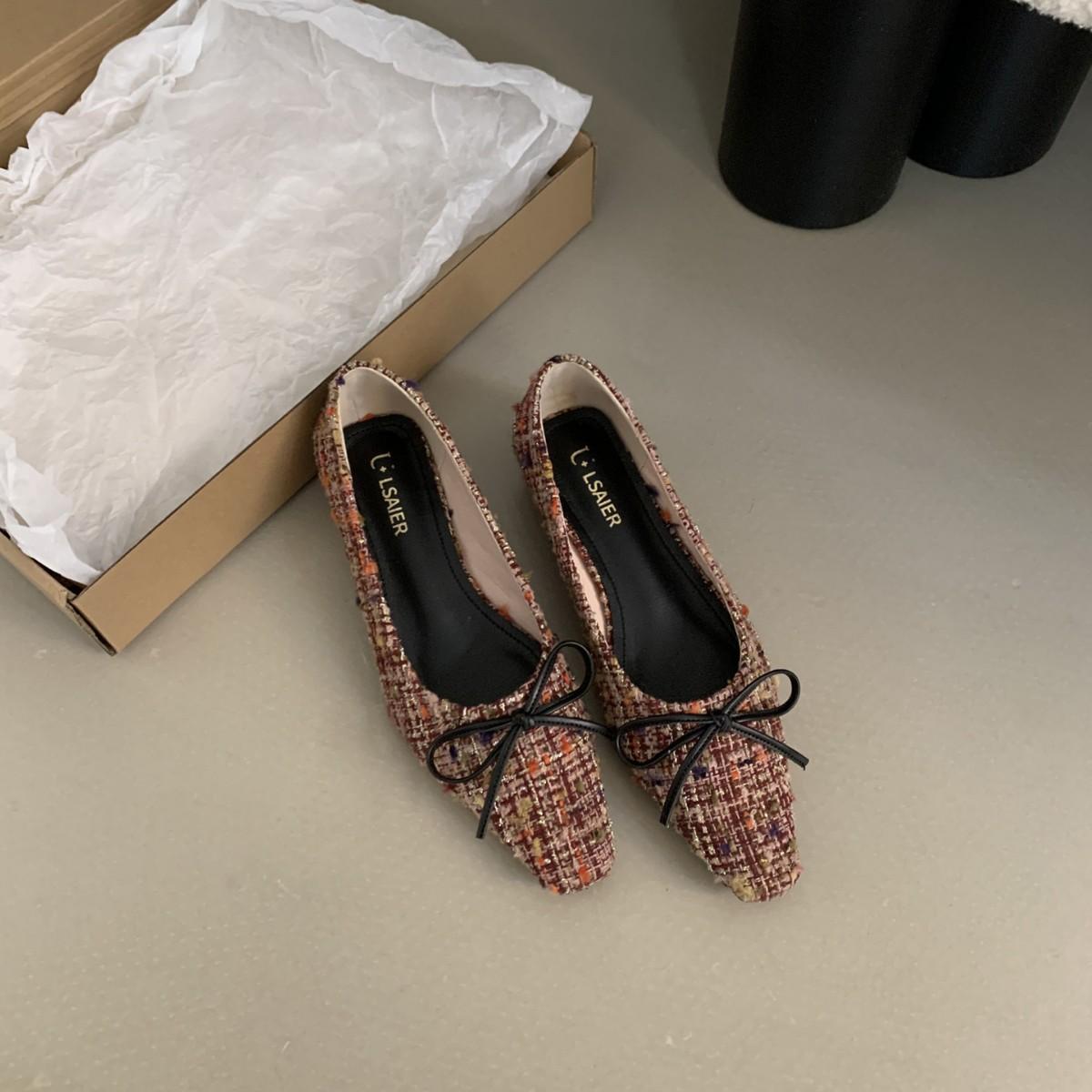

2025 autumn and winter new small square head shallow mouth bow soft bottom foot cover versatile plaid woolen versatile ballet women s single 39 красный
