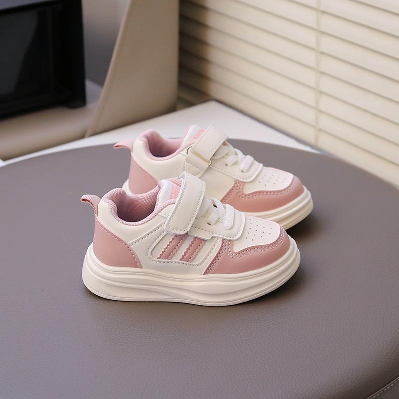 

Детские маленькие белые туфли 2025 весна и осень новые корейская версия для девочек кеды для скейтборда мальчики повседневная спортивная обувь детская обувь 26 розовый