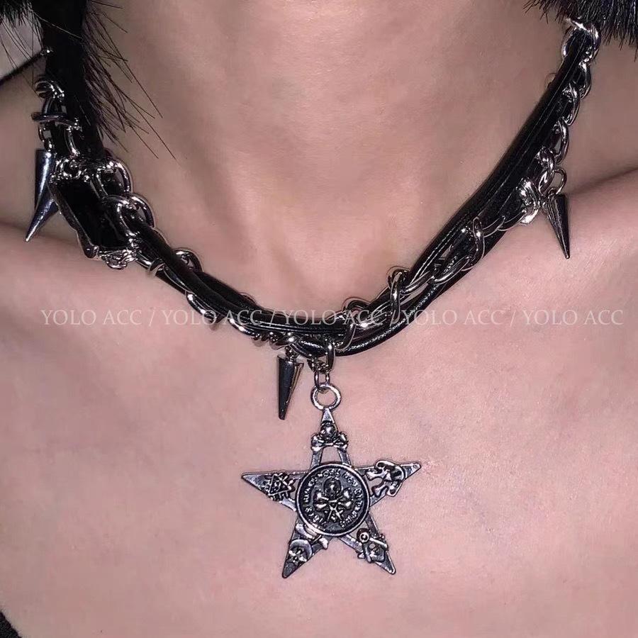 Nischdesign Tidvisare Crowe Metall Läder Halsband Personligt Flickhalsband