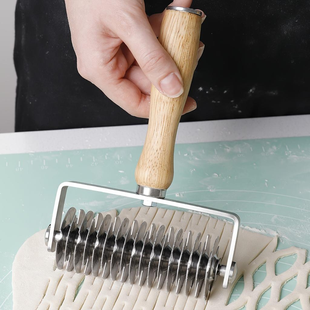 1pc Stainless Steel Pizza Grid Roller with Wooden Handle , Perfect for Dough, Cookies, Bread, and Pastry Cuts , Ideal for Baking and Pastry Decorating