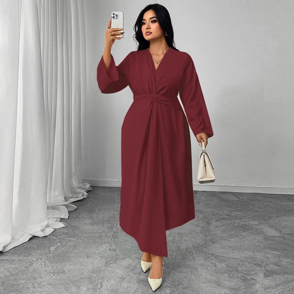 Elegantní šaty bodycon s dlouhým rukávem a zeštíhlujícím pasem s nepravidelným lemem