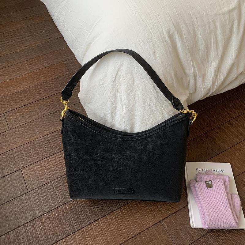 

High-end underarm bag women s fashion trend versatile shoulder bag crossbody bag simple suede handbag bare bag чёрный
